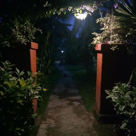 Molleh Guest House ペムテラン エクステリア 写真